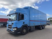 Scania P450 6x2 Box Fast kasse